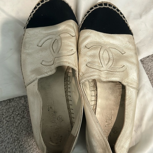 Authentic Chanel - Picture 1 of 5